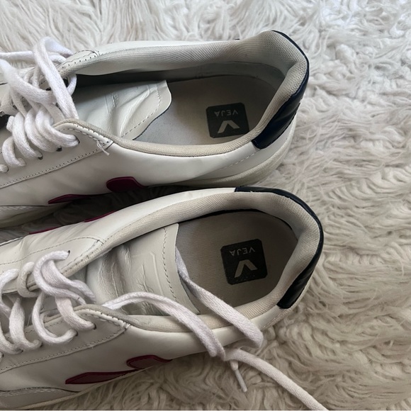 Veja V-10 Sneakers - Picture 6 of 9